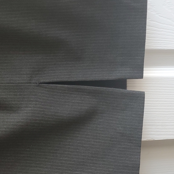 Tahari Arthur S. Levine skirt suit, charcoal gray pinstripe - Picture 8 of 9